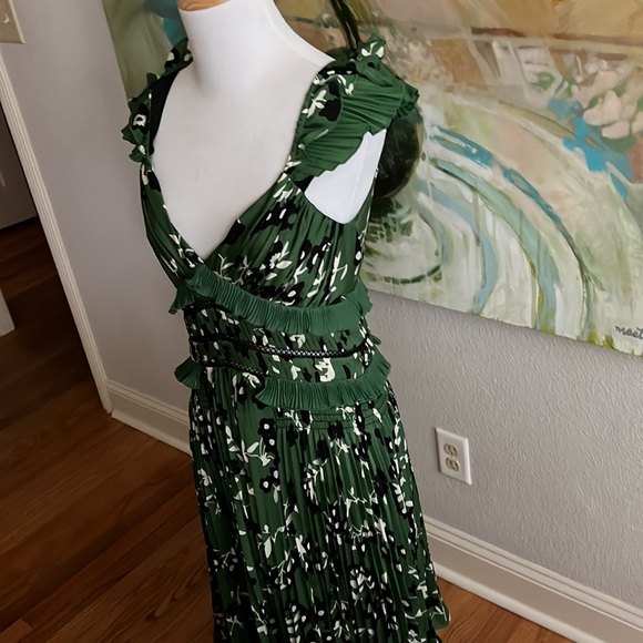 Self-Portrait Green Floral Off-Shoulder Dress, size US6/UK10, ASO Meghan Markle - Picture 12 of 16